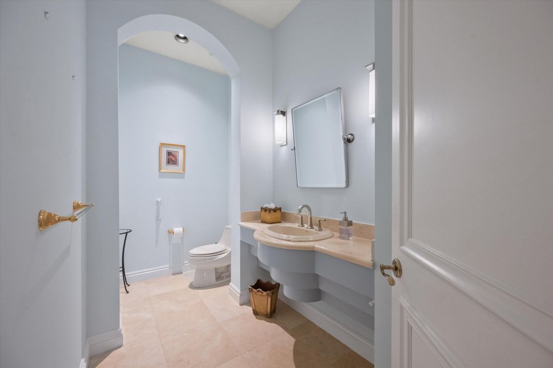 For Sale: $3,190,000 (4 beds, 4 baths, 5612 Square Feet)