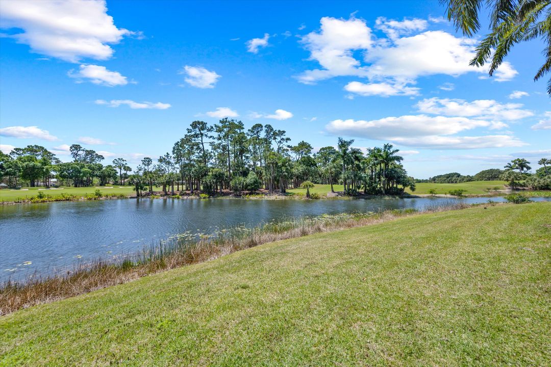 For Sale: $3,190,000 (4 beds, 4 baths, 5612 Square Feet)