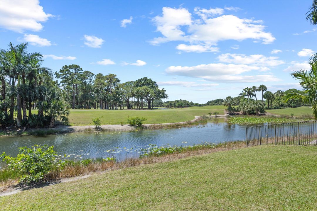 For Sale: $3,190,000 (4 beds, 4 baths, 5612 Square Feet)