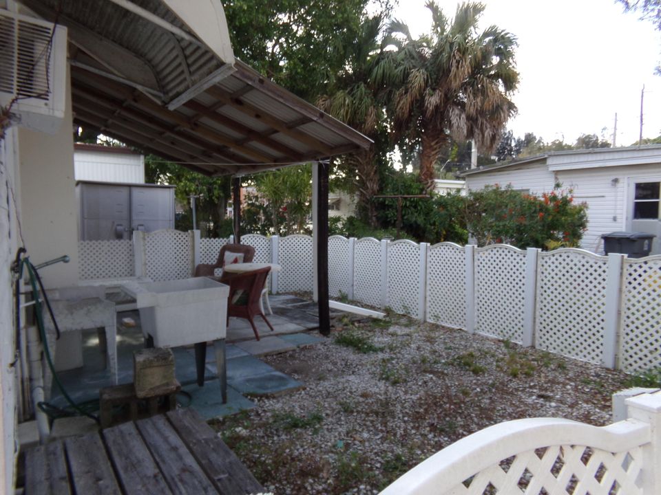 For Sale: $79,000 (1 beds, 1 baths, 797 Square Feet)