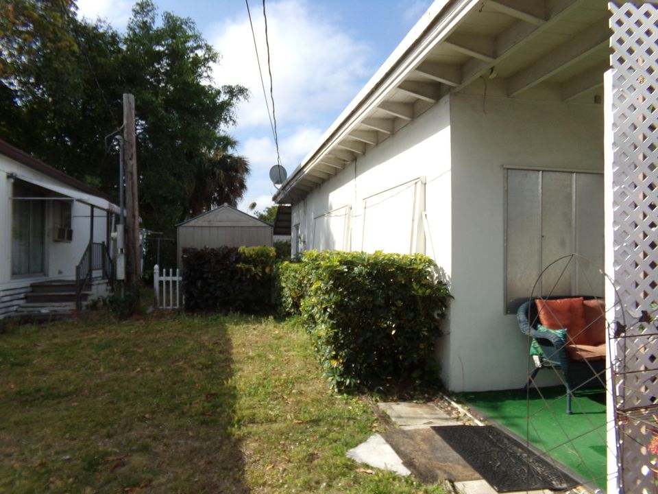 For Sale: $79,000 (1 beds, 1 baths, 797 Square Feet)