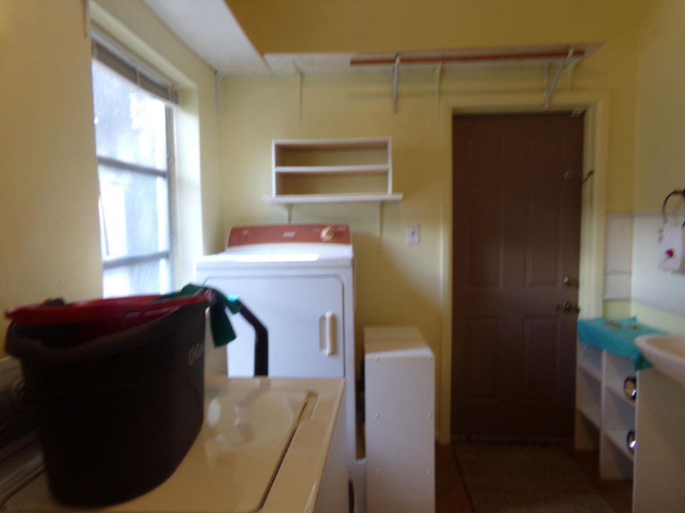 For Sale: $79,000 (1 beds, 1 baths, 797 Square Feet)