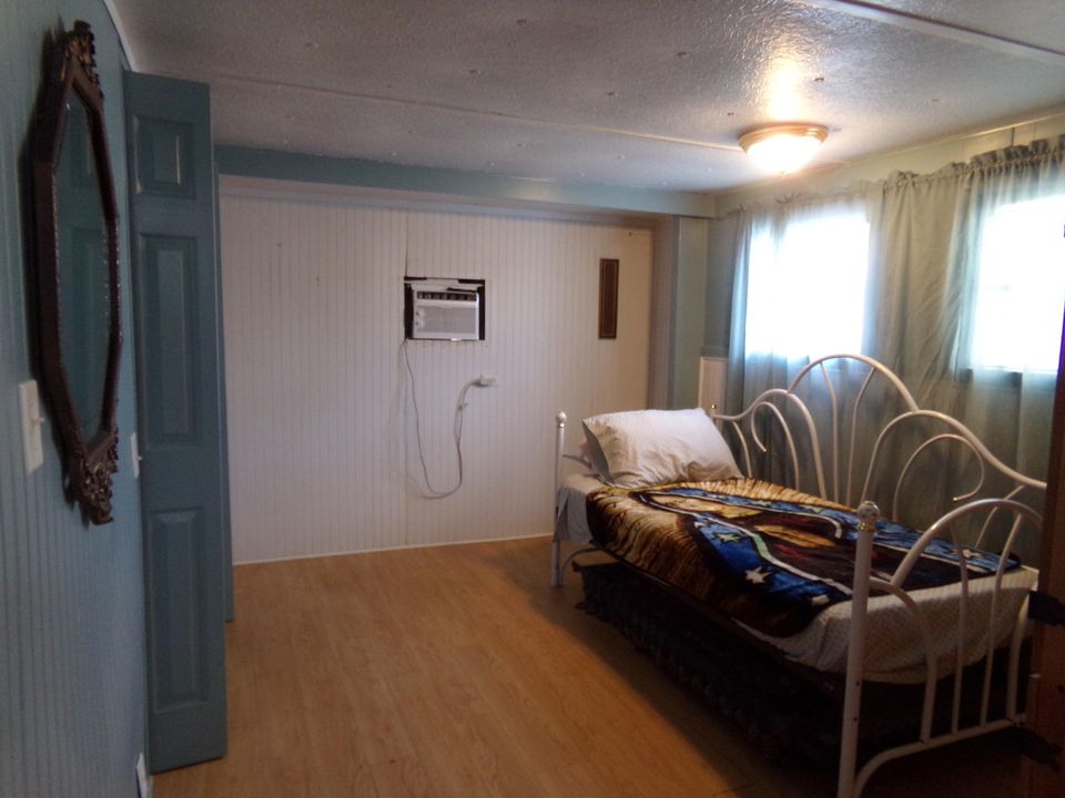 For Sale: $79,000 (1 beds, 1 baths, 797 Square Feet)