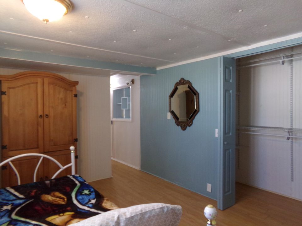 For Sale: $79,000 (1 beds, 1 baths, 797 Square Feet)