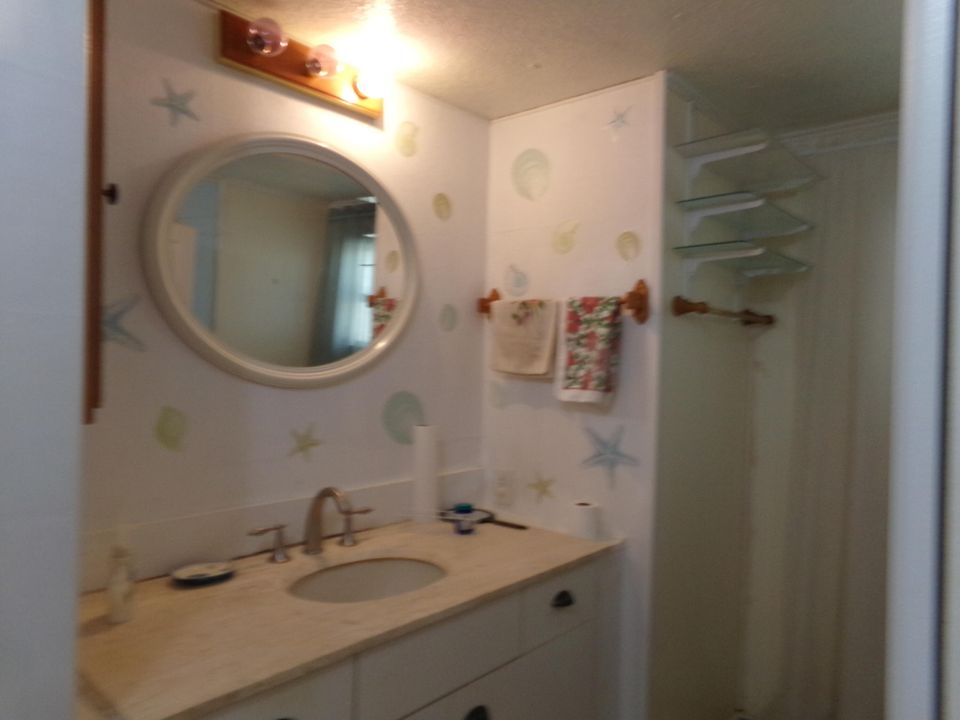 For Sale: $79,000 (1 beds, 1 baths, 797 Square Feet)