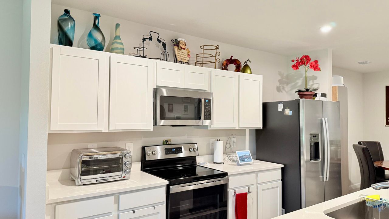 合同活跃: $320,000 (3 贝兹, 2 浴室, 1503 平方英尺)