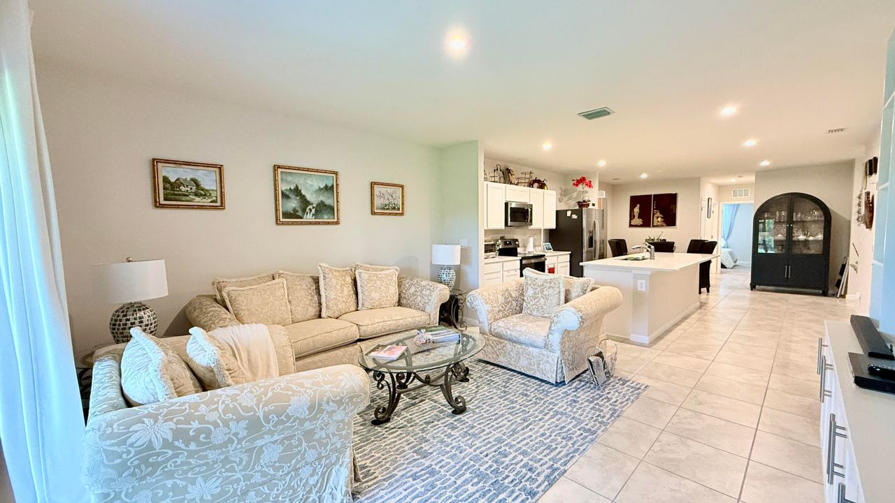 合同活跃: $320,000 (3 贝兹, 2 浴室, 1503 平方英尺)