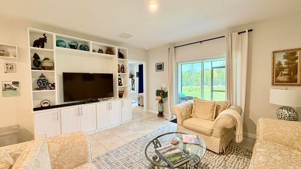 合同活跃: $320,000 (3 贝兹, 2 浴室, 1503 平方英尺)