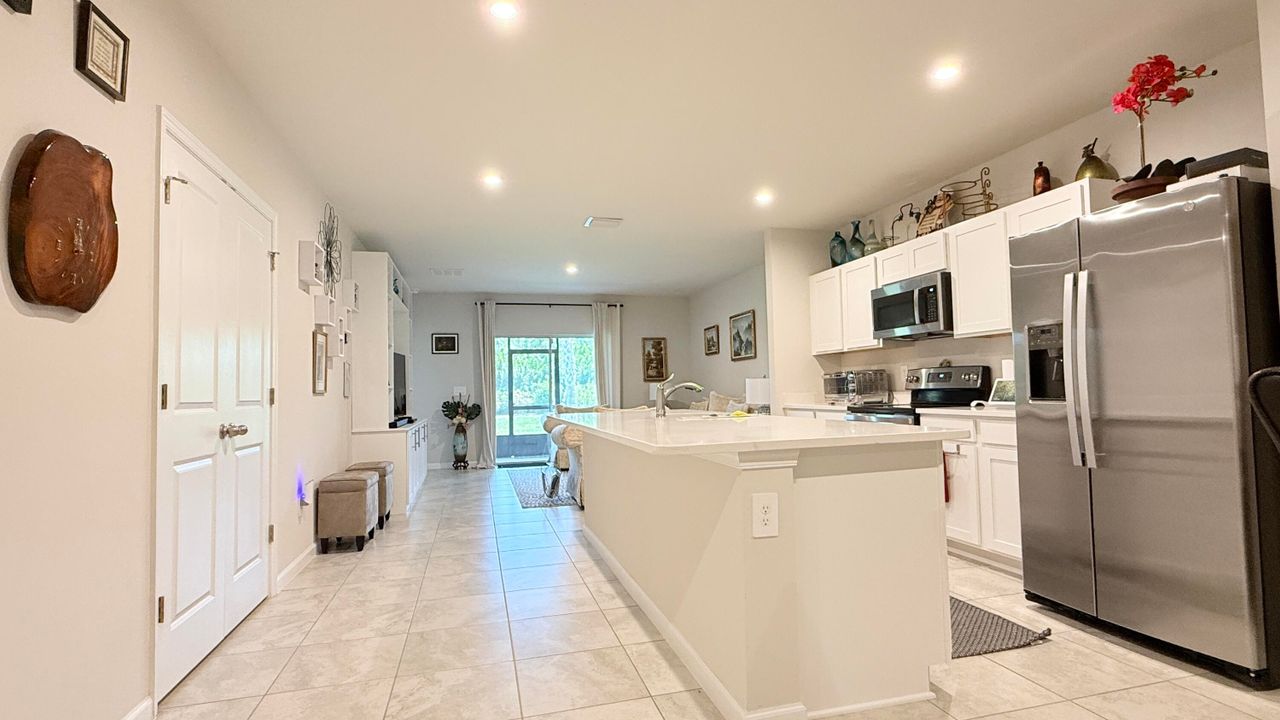 合同活跃: $320,000 (3 贝兹, 2 浴室, 1503 平方英尺)