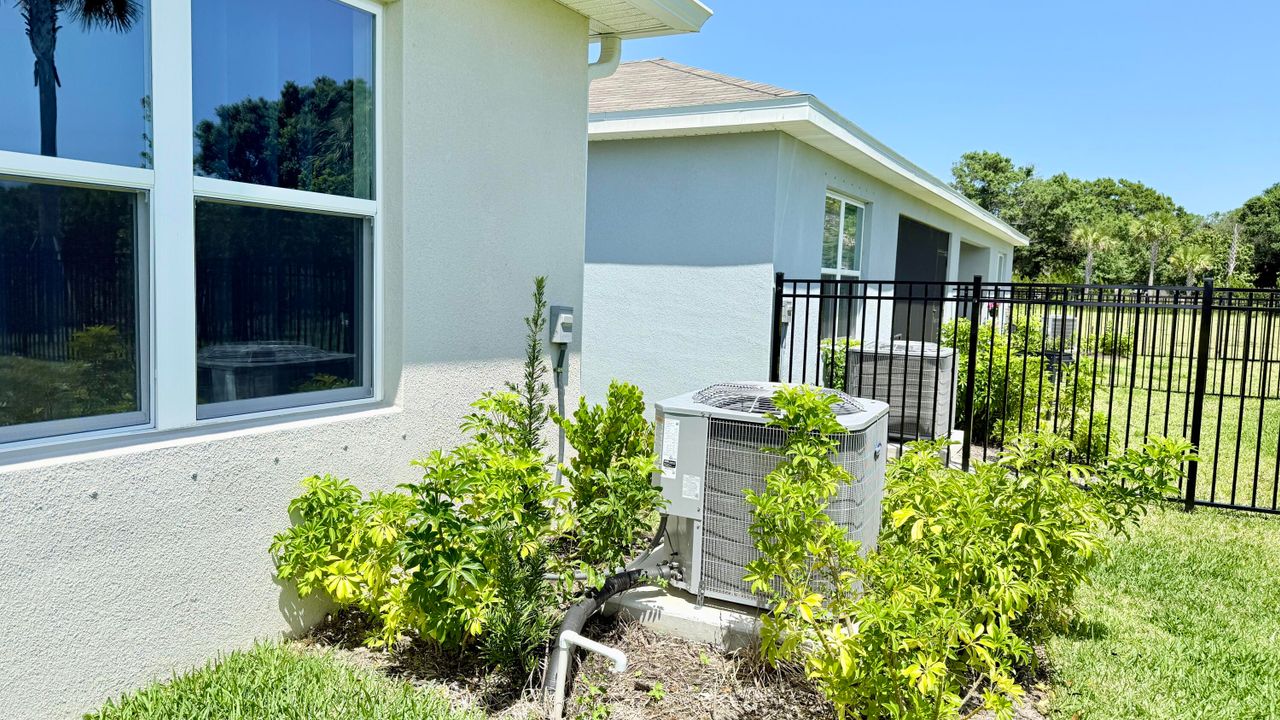 合同活跃: $320,000 (3 贝兹, 2 浴室, 1503 平方英尺)