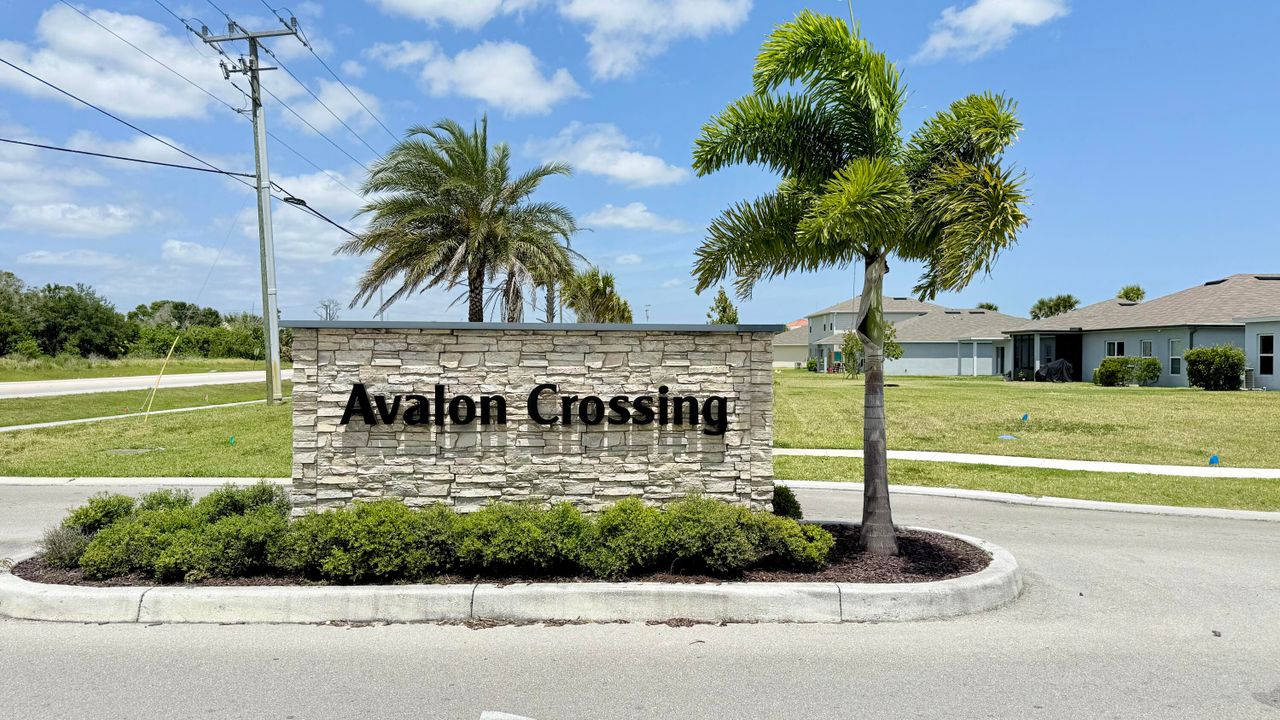 合同活跃: $320,000 (3 贝兹, 2 浴室, 1503 平方英尺)