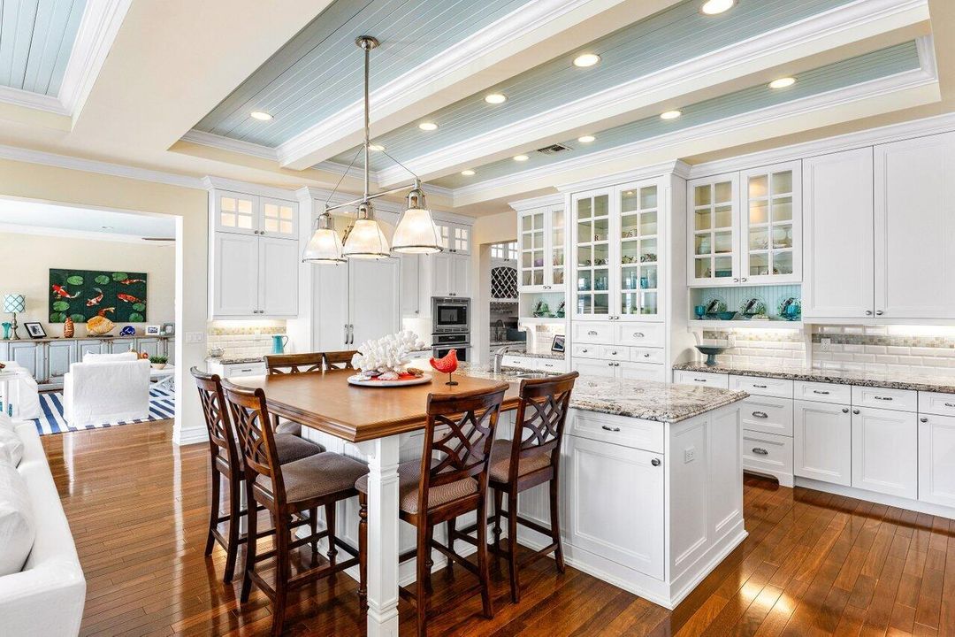 En Venta: $5,875,000 (5 camas, 6 baños, 6079 Pies cuadrados)