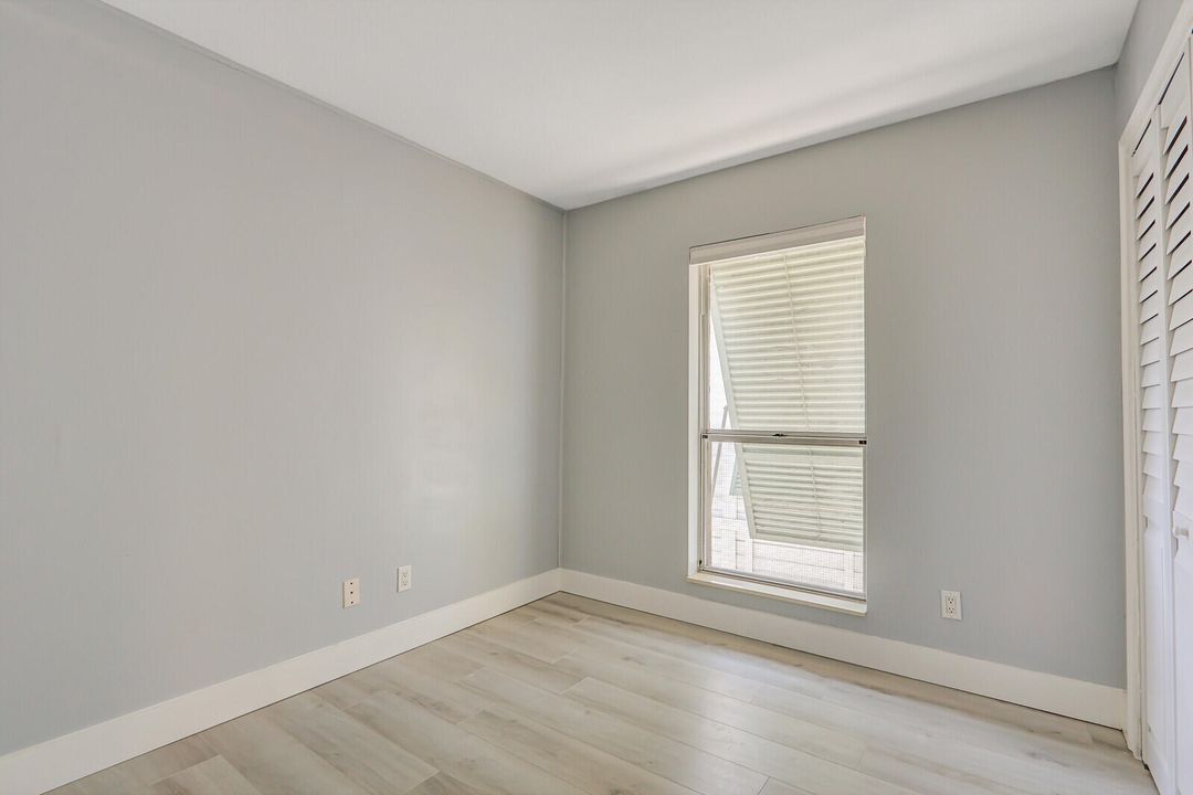 Под контрактом: $250,000 (2 спален, 2 ванн, 770 Квадратных фут)