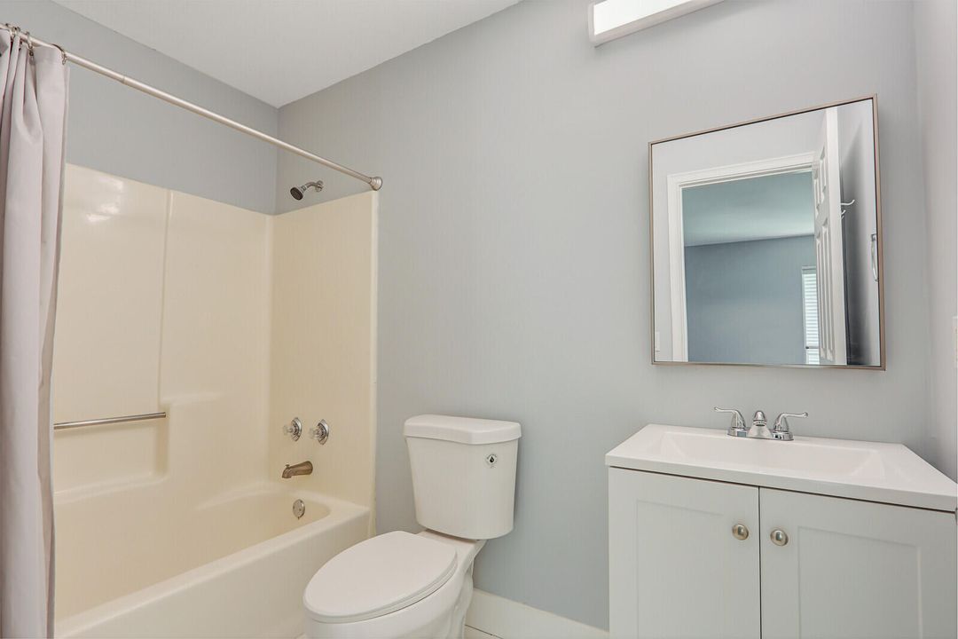 Под контрактом: $250,000 (2 спален, 2 ванн, 770 Квадратных фут)