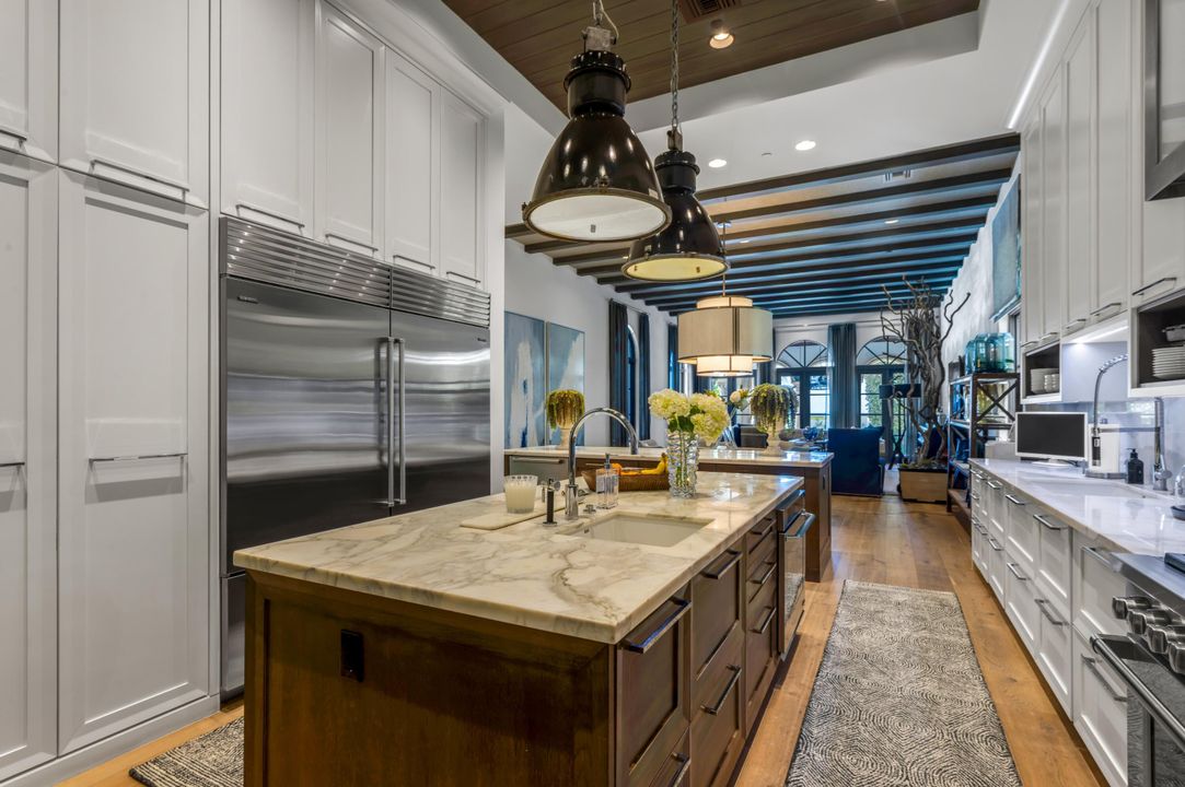 待售: $29,900,000 (7 贝兹, 8 浴室, 10385 平方英尺)