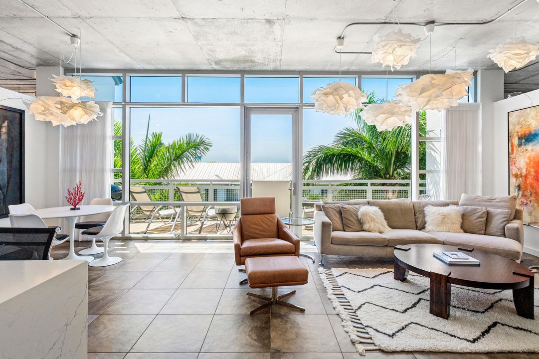 Recently Sold: $1,150,000 (2 beds, 2 baths, 1343 Square Feet)