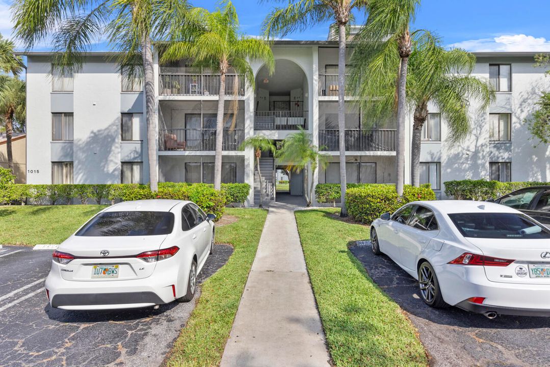 Под контрактом: $149,000 (2 спален, 2 ванн, 1064 Квадратных фут)