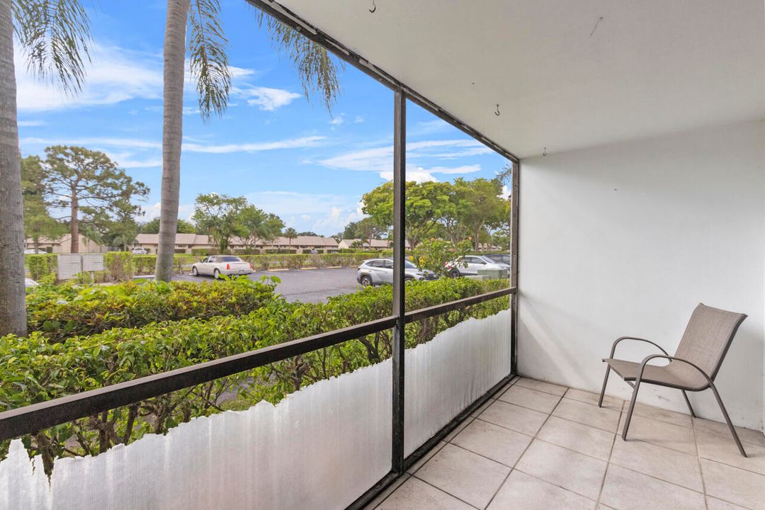 Под контрактом: $149,000 (2 спален, 2 ванн, 1064 Квадратных фут)