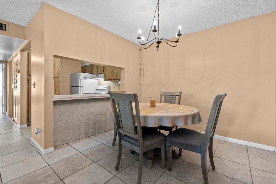 Под контрактом: $149,000 (2 спален, 2 ванн, 1064 Квадратных фут)