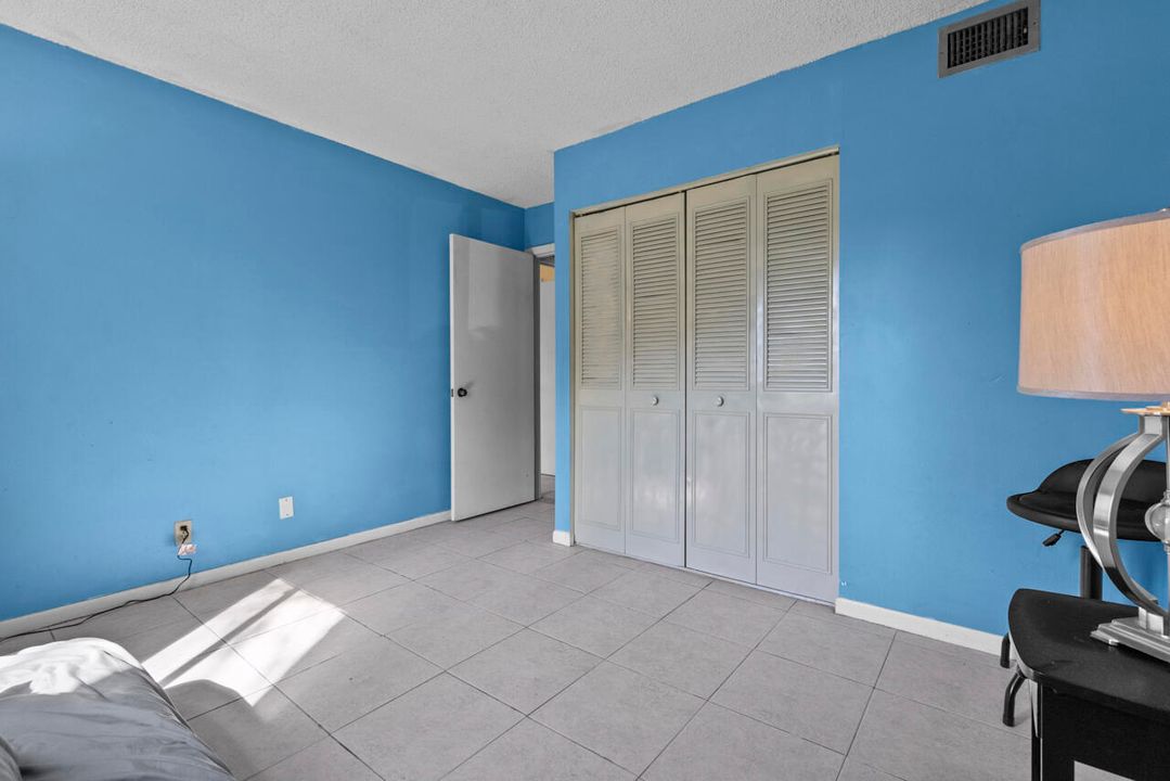 Под контрактом: $149,000 (2 спален, 2 ванн, 1064 Квадратных фут)