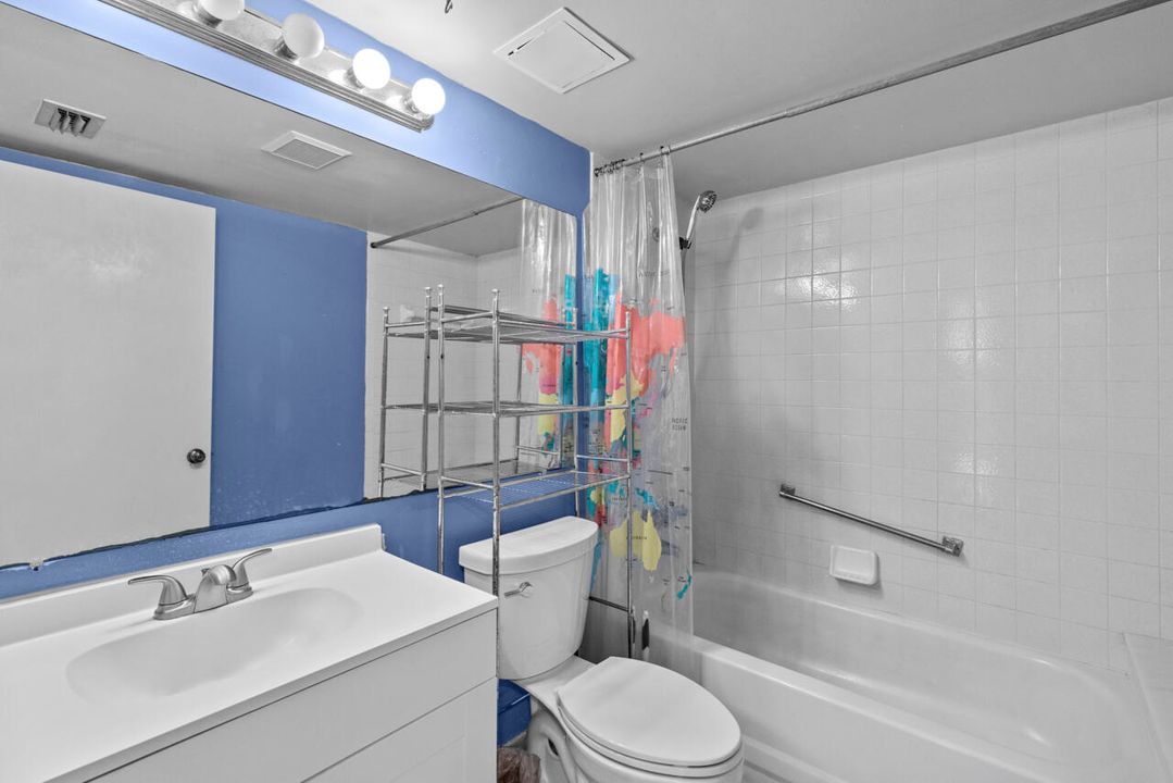 Под контрактом: $149,000 (2 спален, 2 ванн, 1064 Квадратных фут)