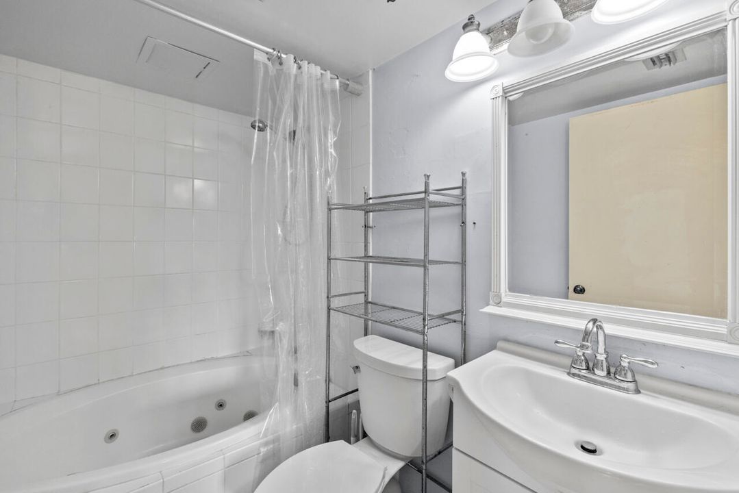 Под контрактом: $149,000 (2 спален, 2 ванн, 1064 Квадратных фут)