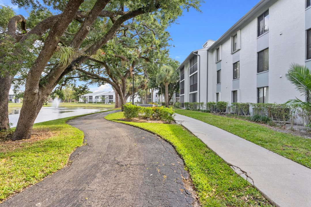 Под контрактом: $149,000 (2 спален, 2 ванн, 1064 Квадратных фут)