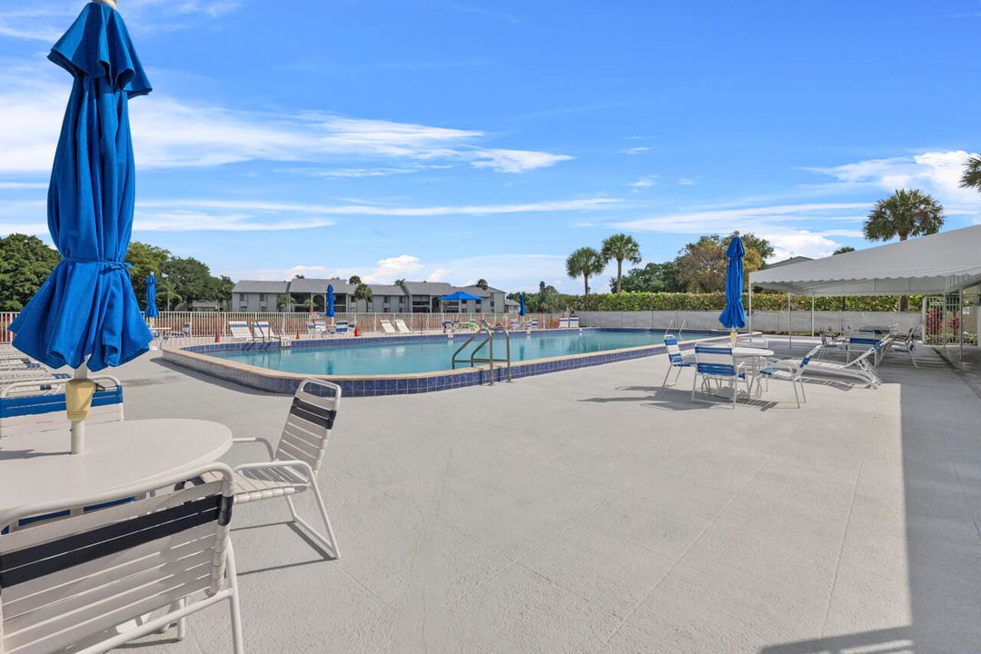 Под контрактом: $149,000 (2 спален, 2 ванн, 1064 Квадратных фут)