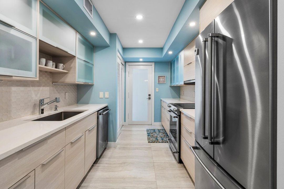 For Rent: $6,000 (3 beds, 2 baths, 1200 Square Feet)