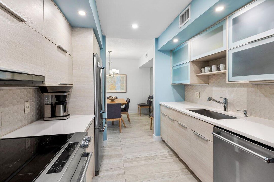 For Rent: $6,000 (3 beds, 2 baths, 1200 Square Feet)