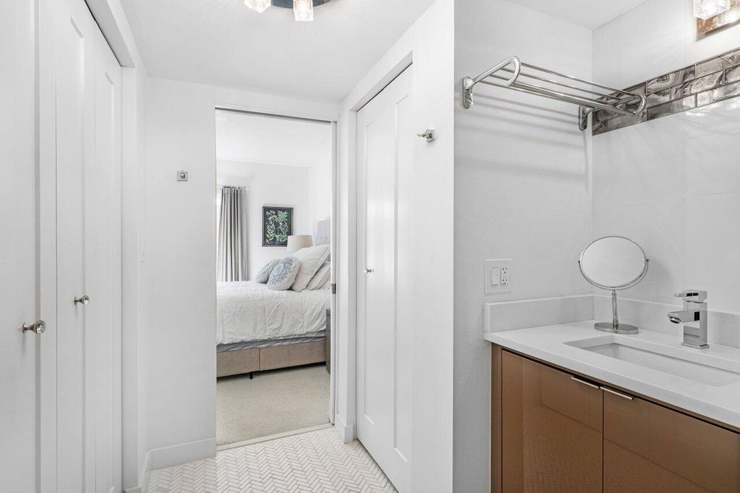 For Rent: $6,000 (3 beds, 2 baths, 1200 Square Feet)