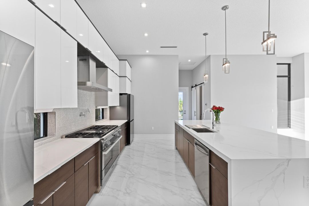 待售: $2,900,000 (4 贝兹, 4 浴室, 3588 平方英尺)