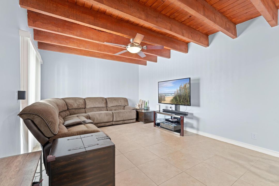 Active With Contract: $300,000 (2 beds, 2 baths, 1577 Square Feet)