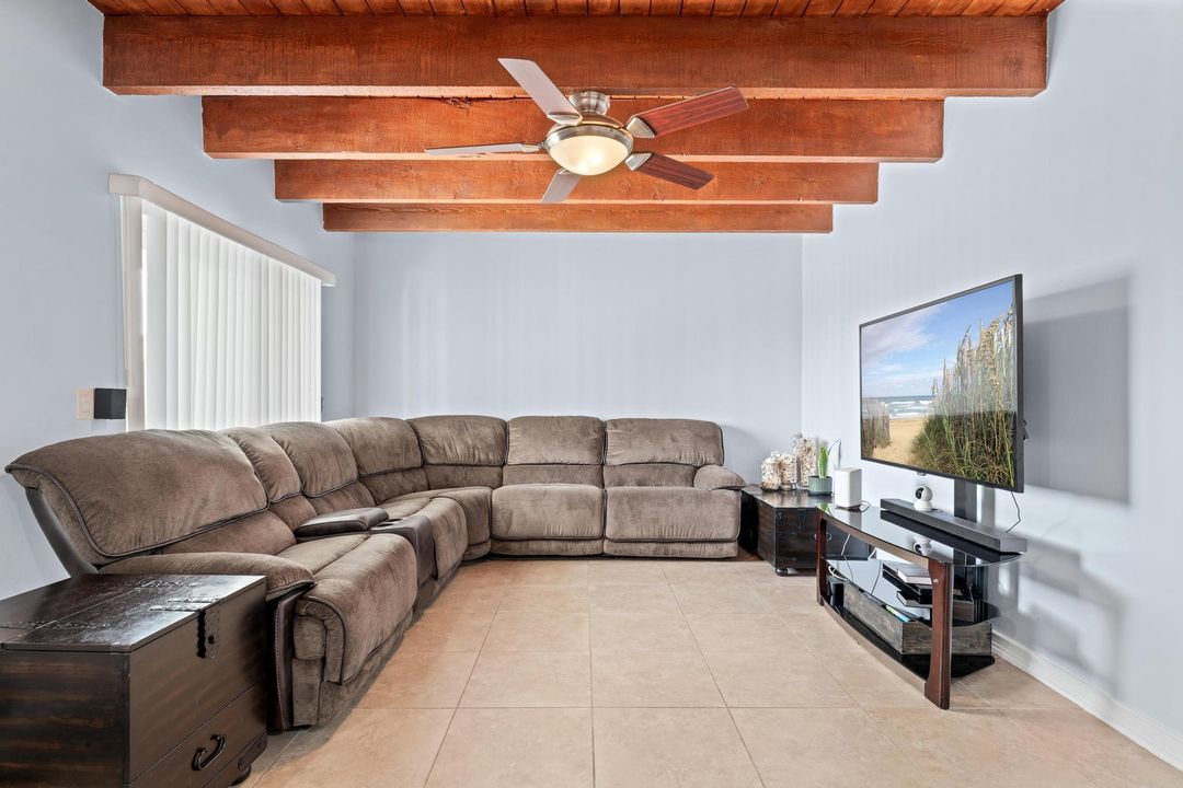 Active With Contract: $300,000 (2 beds, 2 baths, 1577 Square Feet)