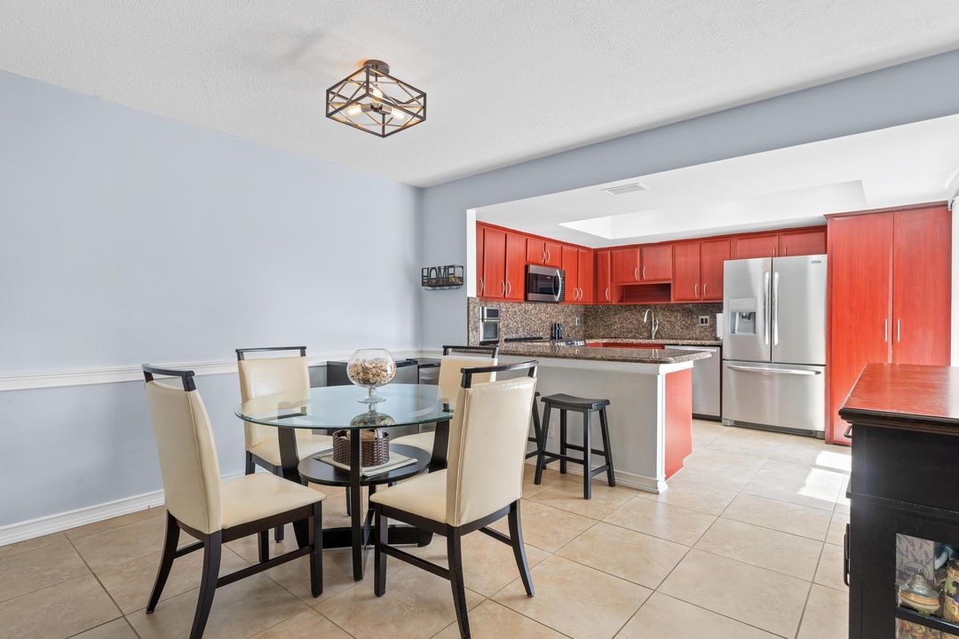 Active With Contract: $300,000 (2 beds, 2 baths, 1577 Square Feet)