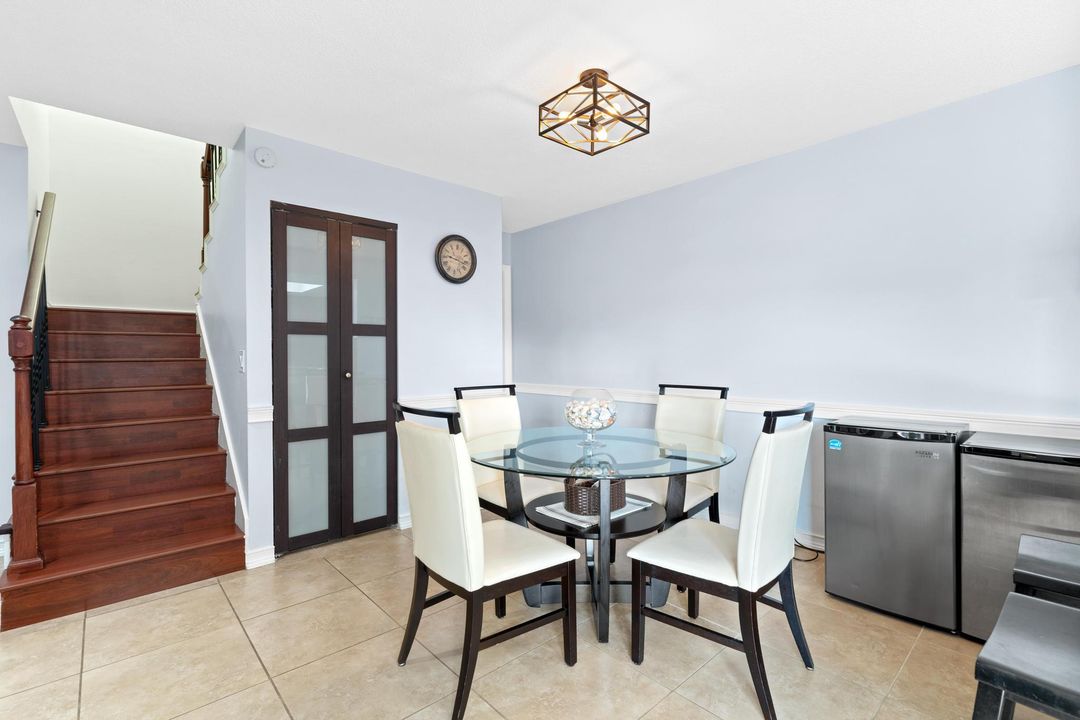 Active With Contract: $300,000 (2 beds, 2 baths, 1577 Square Feet)
