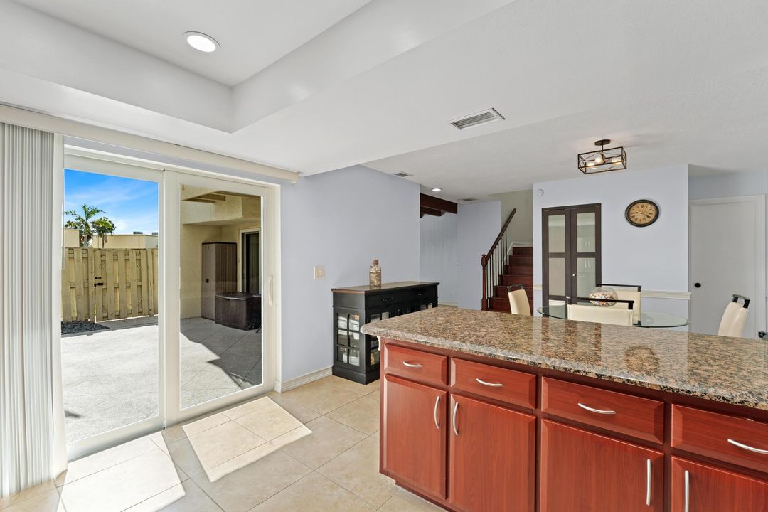 Active With Contract: $300,000 (2 beds, 2 baths, 1577 Square Feet)