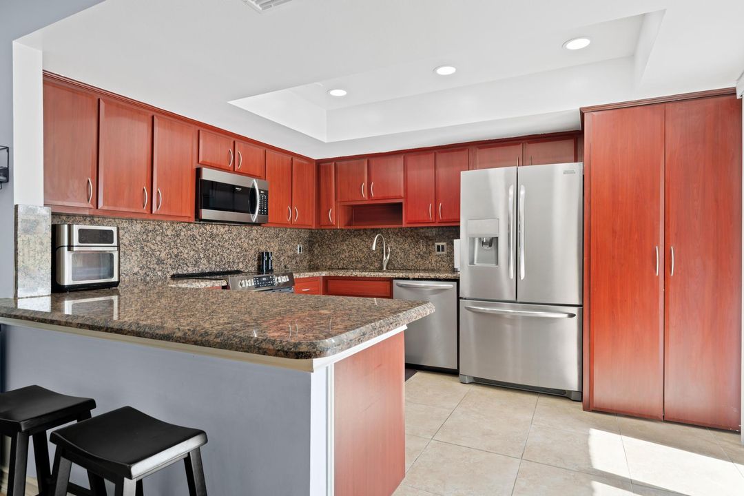 Active With Contract: $300,000 (2 beds, 2 baths, 1577 Square Feet)