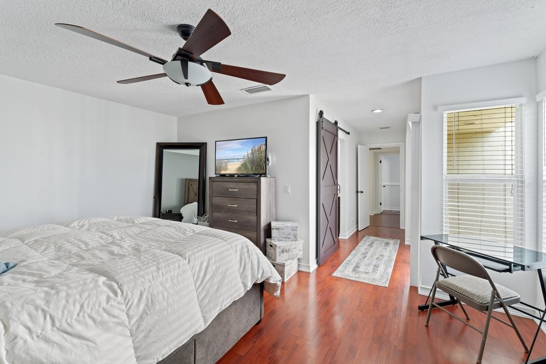 Active With Contract: $300,000 (2 beds, 2 baths, 1577 Square Feet)