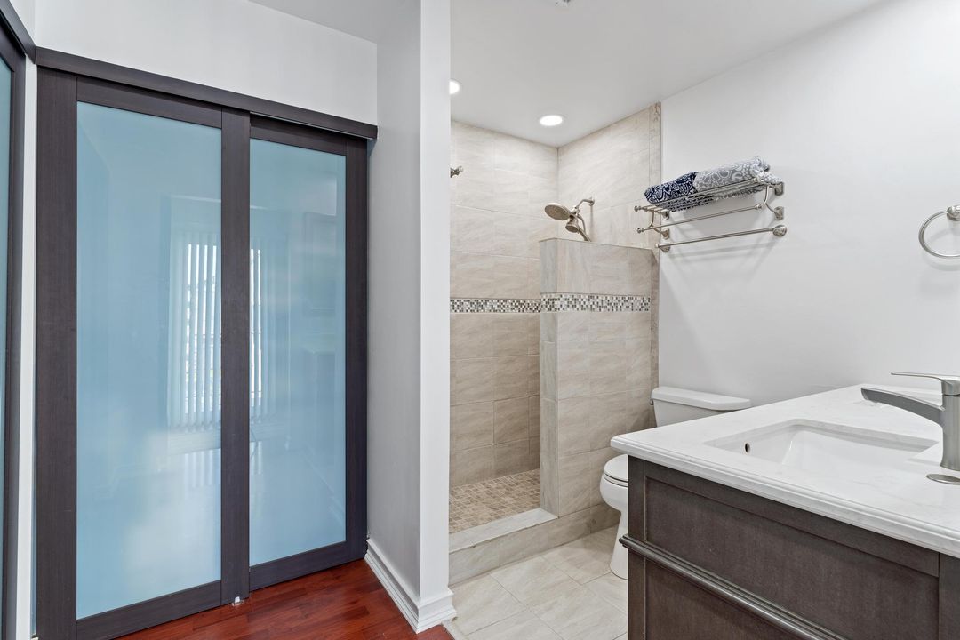 Active With Contract: $300,000 (2 beds, 2 baths, 1577 Square Feet)