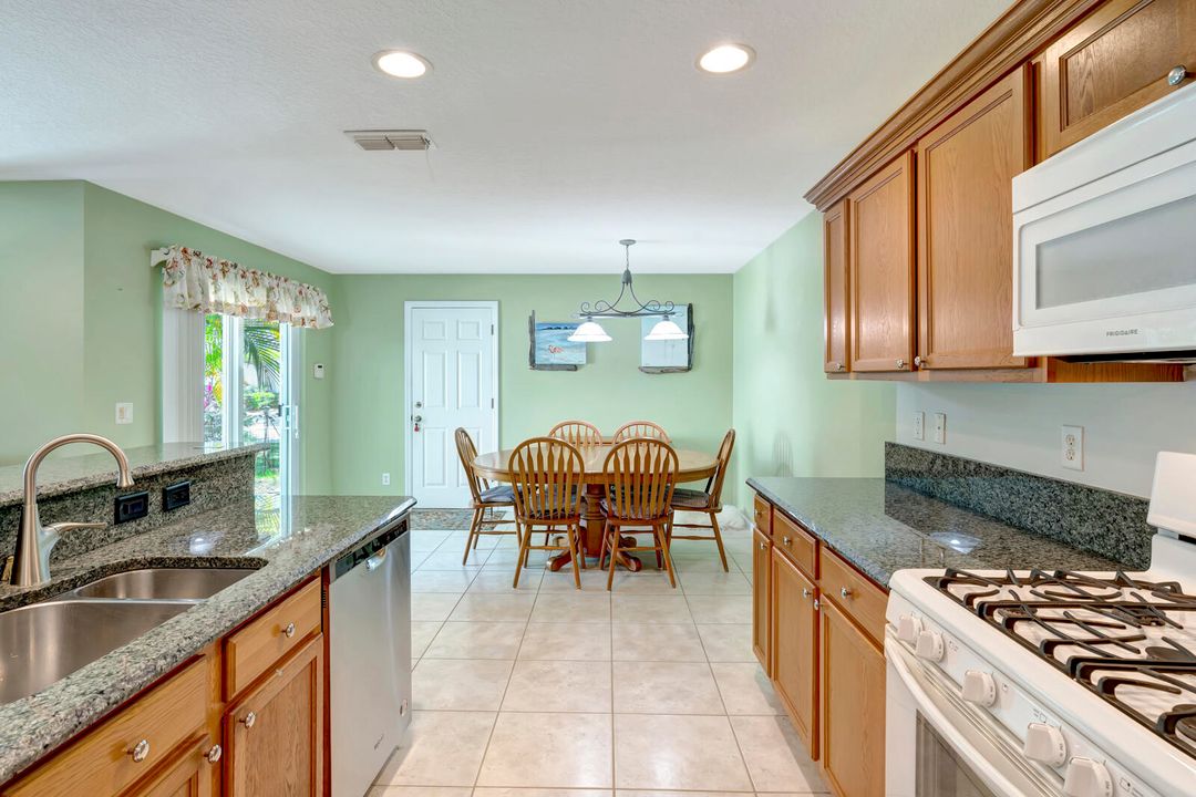 待售: $259,900 (3 贝兹, 2 浴室, 1679 平方英尺)