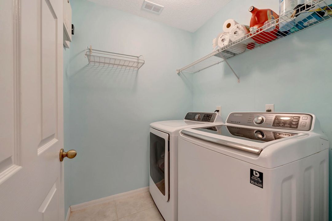 待售: $259,900 (3 贝兹, 2 浴室, 1679 平方英尺)