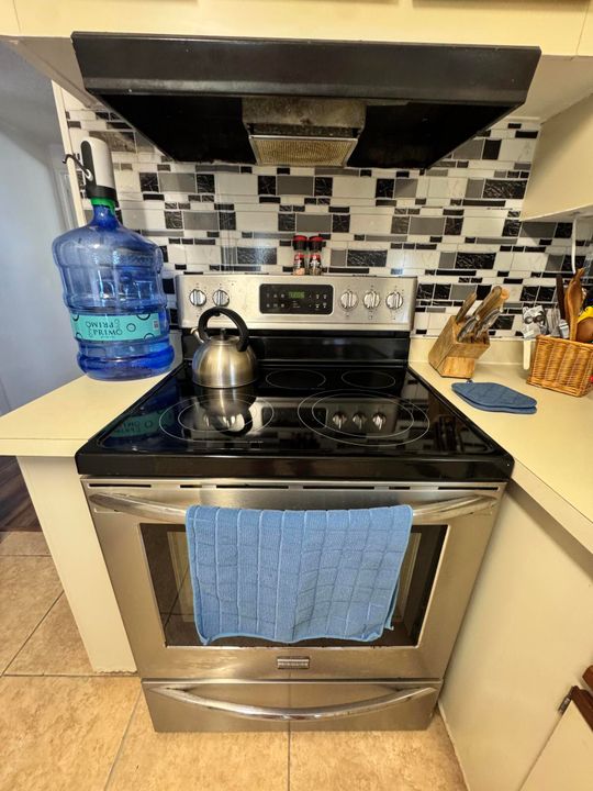 待售: $42,000 (2 贝兹, 2 浴室, 1300 平方英尺)