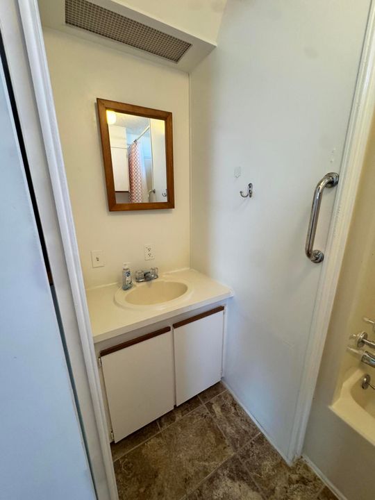 待售: $42,000 (2 贝兹, 2 浴室, 1300 平方英尺)