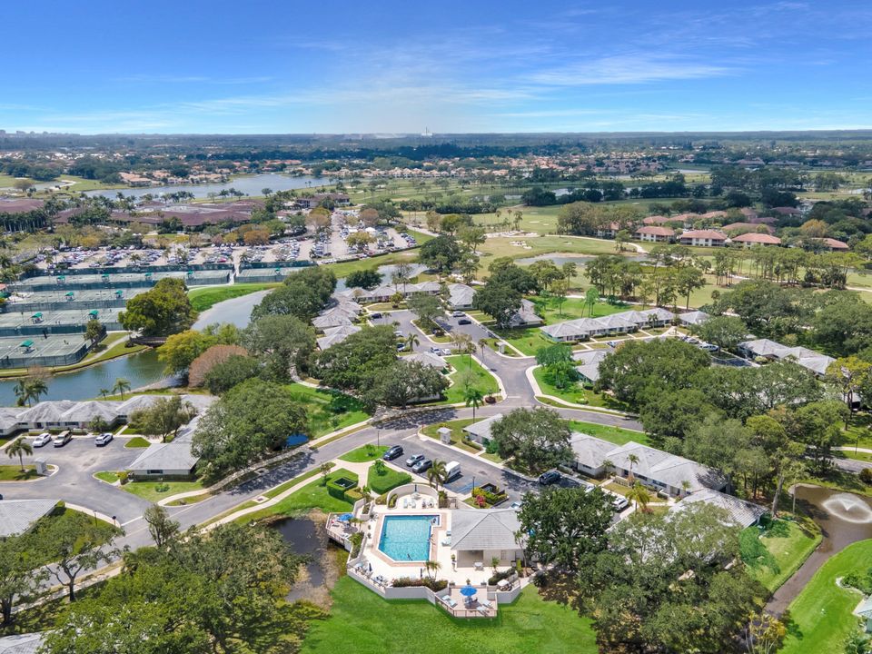 Active With Contract: $475,000 (2 beds, 2 baths, 1135 Square Feet)