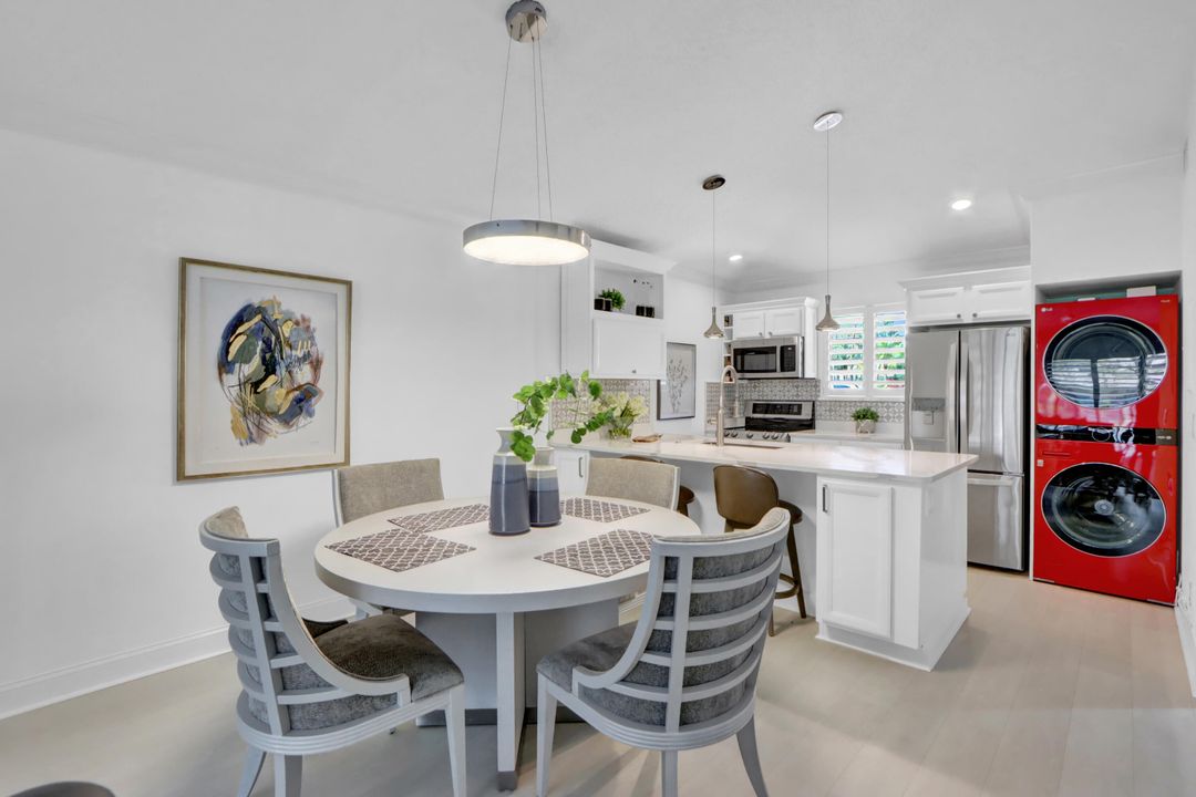 Active With Contract: $475,000 (2 beds, 2 baths, 1135 Square Feet)