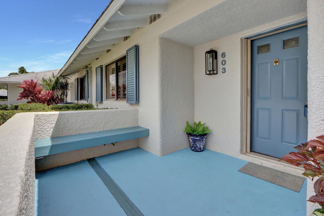 Active With Contract: $475,000 (2 beds, 2 baths, 1135 Square Feet)