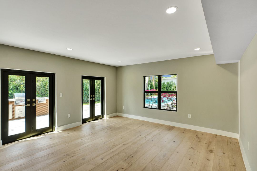 For Sale: $2,790,000 (3 beds, 2 baths, 2599 Square Feet)