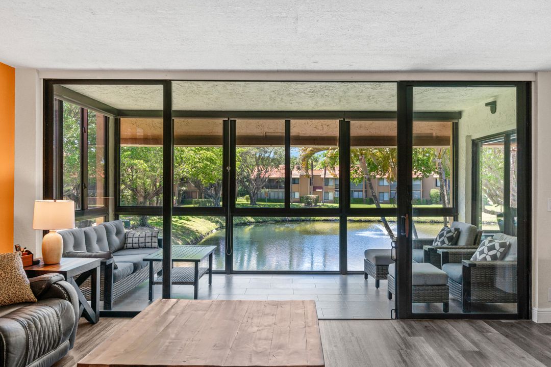 待售: $300,000 (2 贝兹, 2 浴室, 1380 平方英尺)