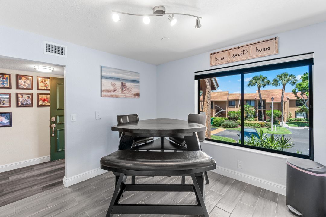 待售: $300,000 (2 贝兹, 2 浴室, 1380 平方英尺)